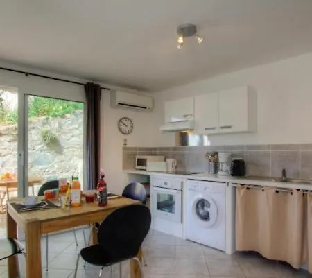 Village 2 Apartamento *