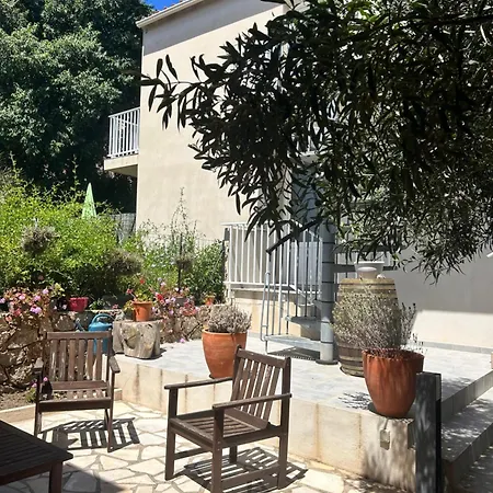 Village 2 * Cargèse